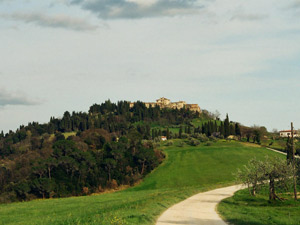 Il Borgo Di Mazzolla vicino a Volterra dove si trova il B&B La Pecora Nera